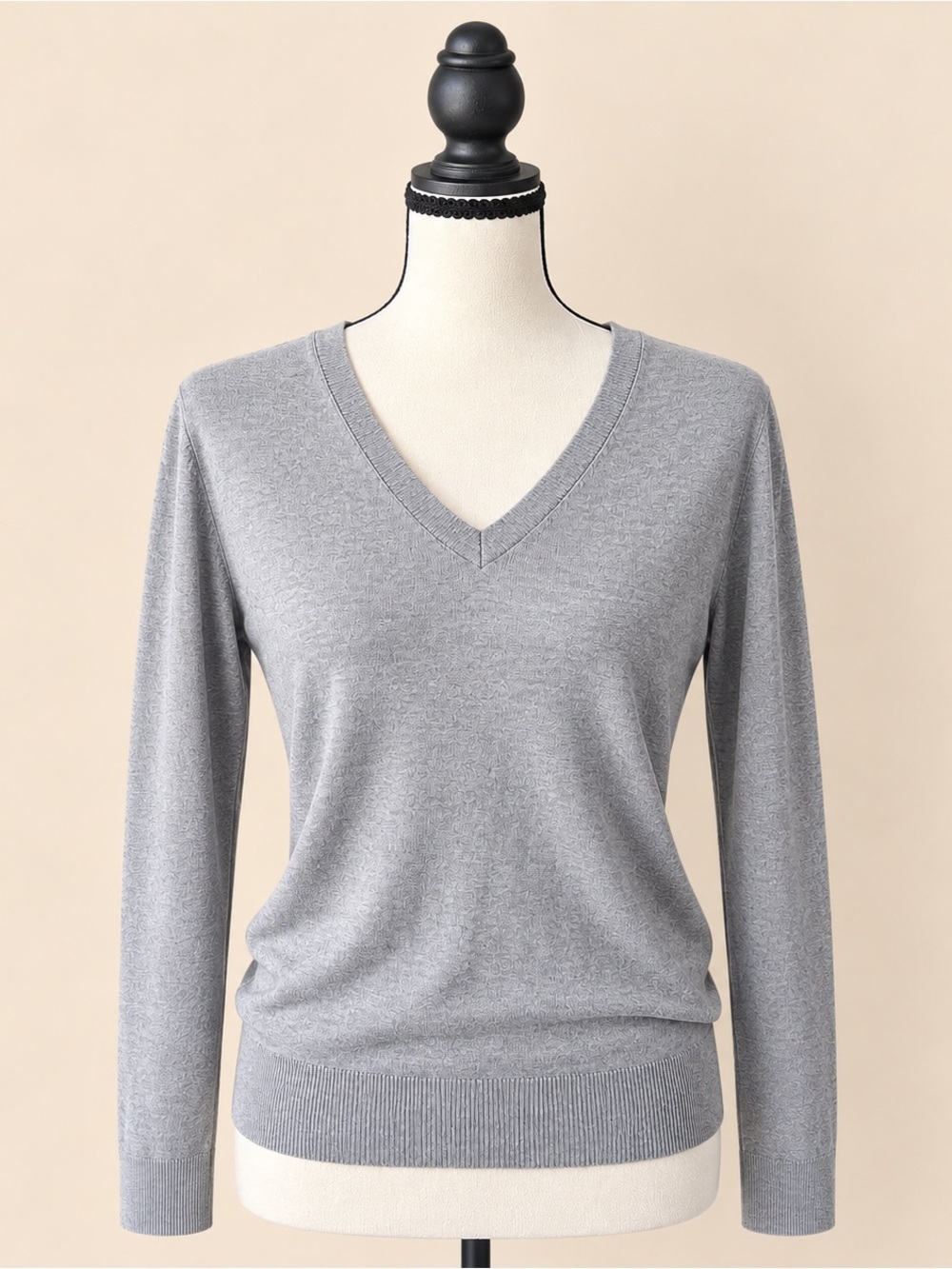 Minimalist Silk Blend Grey V Neck Long Sleeve Light Knit XS